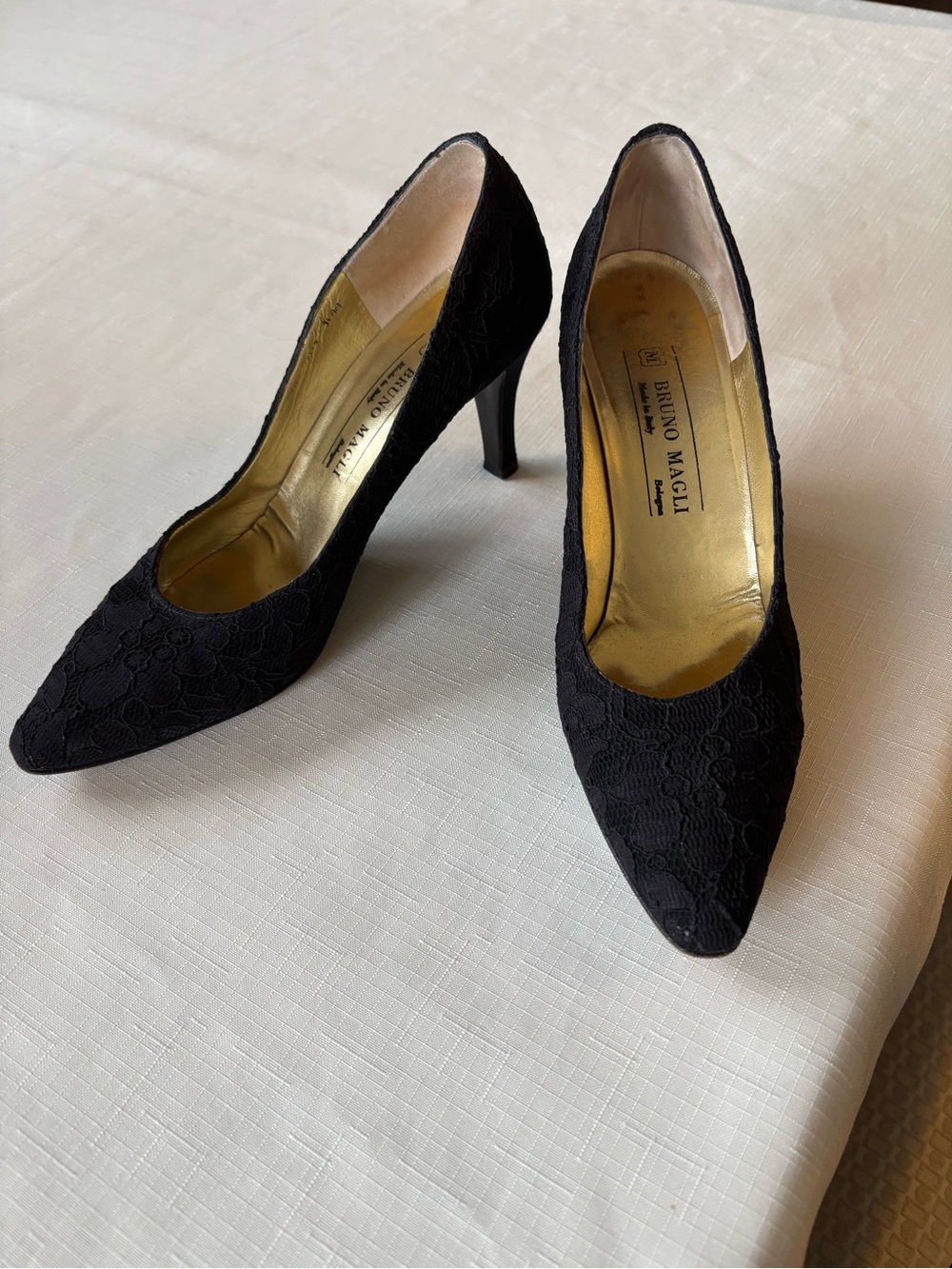 Bruno Magli Black Lace Pointed Toe Pumps, 9 1/2 AA